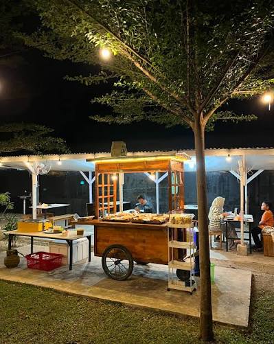 Suasana Angkringan Malam
